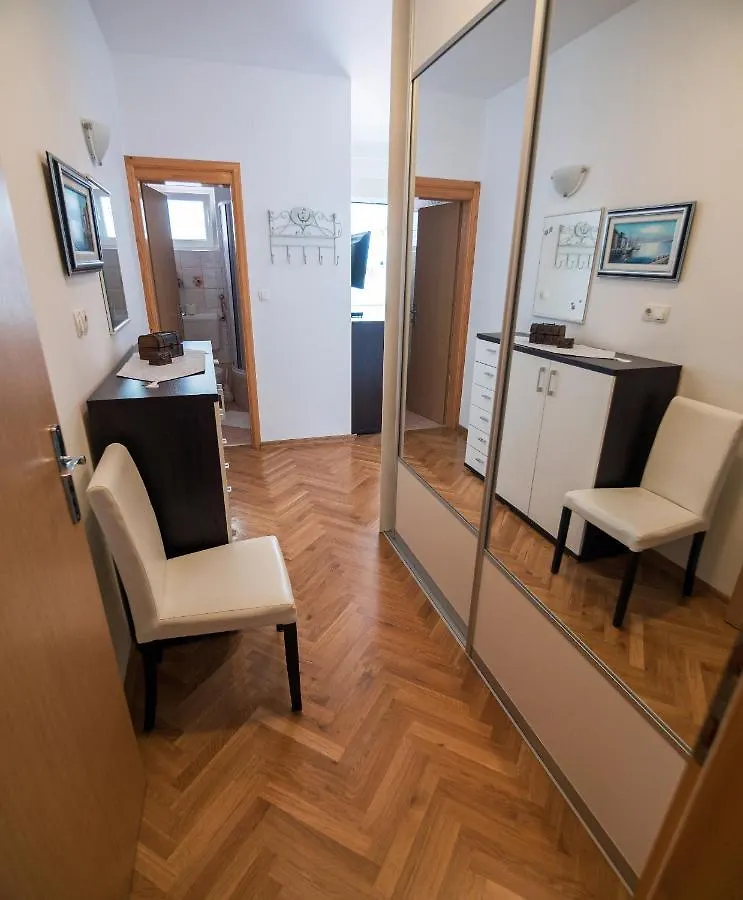 M. De Dominisa 5 Apartment Rab Town 0*,