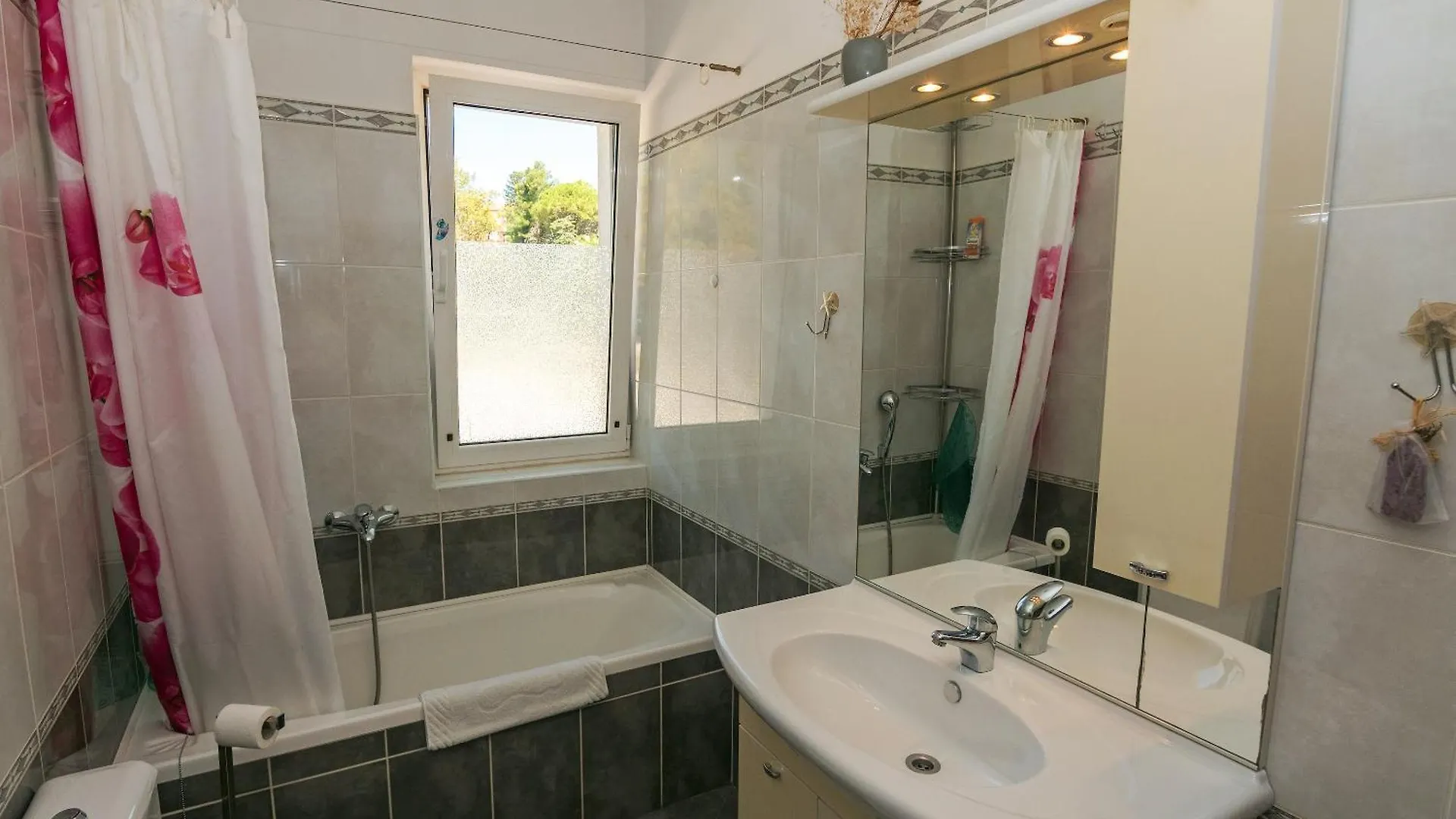 M. De Dominisa 5 Apartment Rab Town